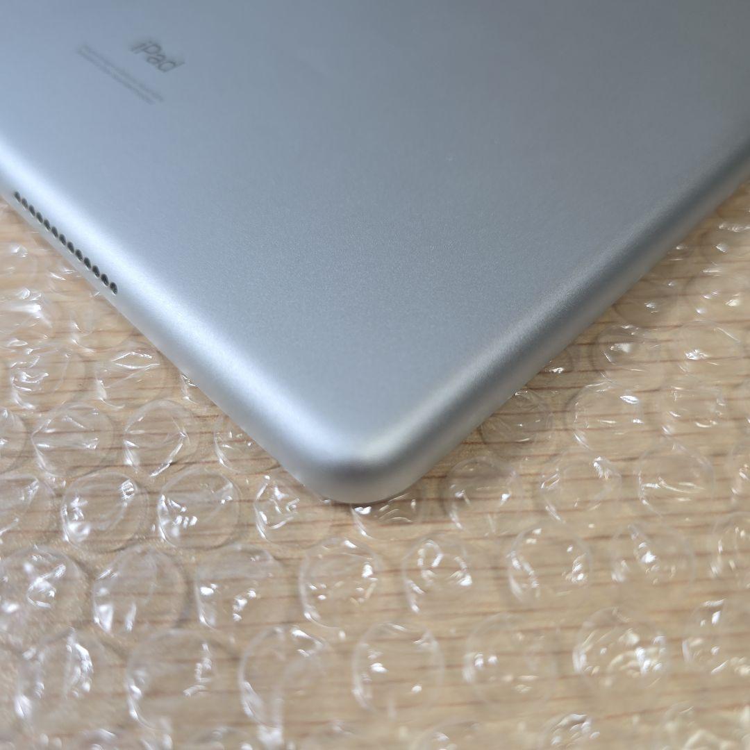 と*ん様 比較的美品■iPad 8◼️電池良品◼️純正アダプター充電ケーブル付属