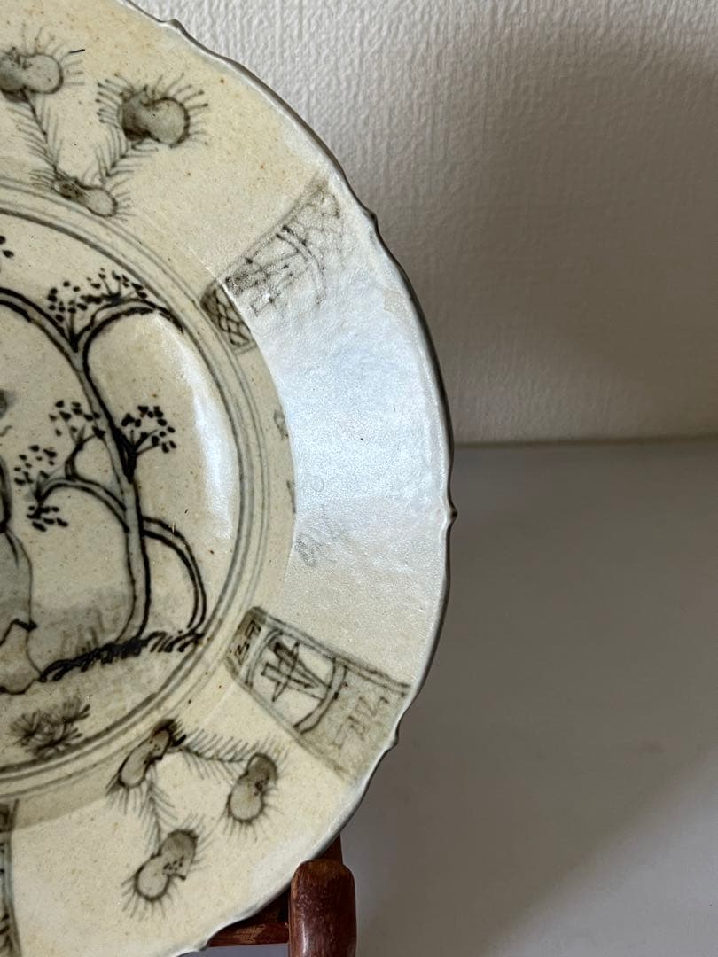 中国古美術　大明宣徳年人物花卉紋皿；西X-7