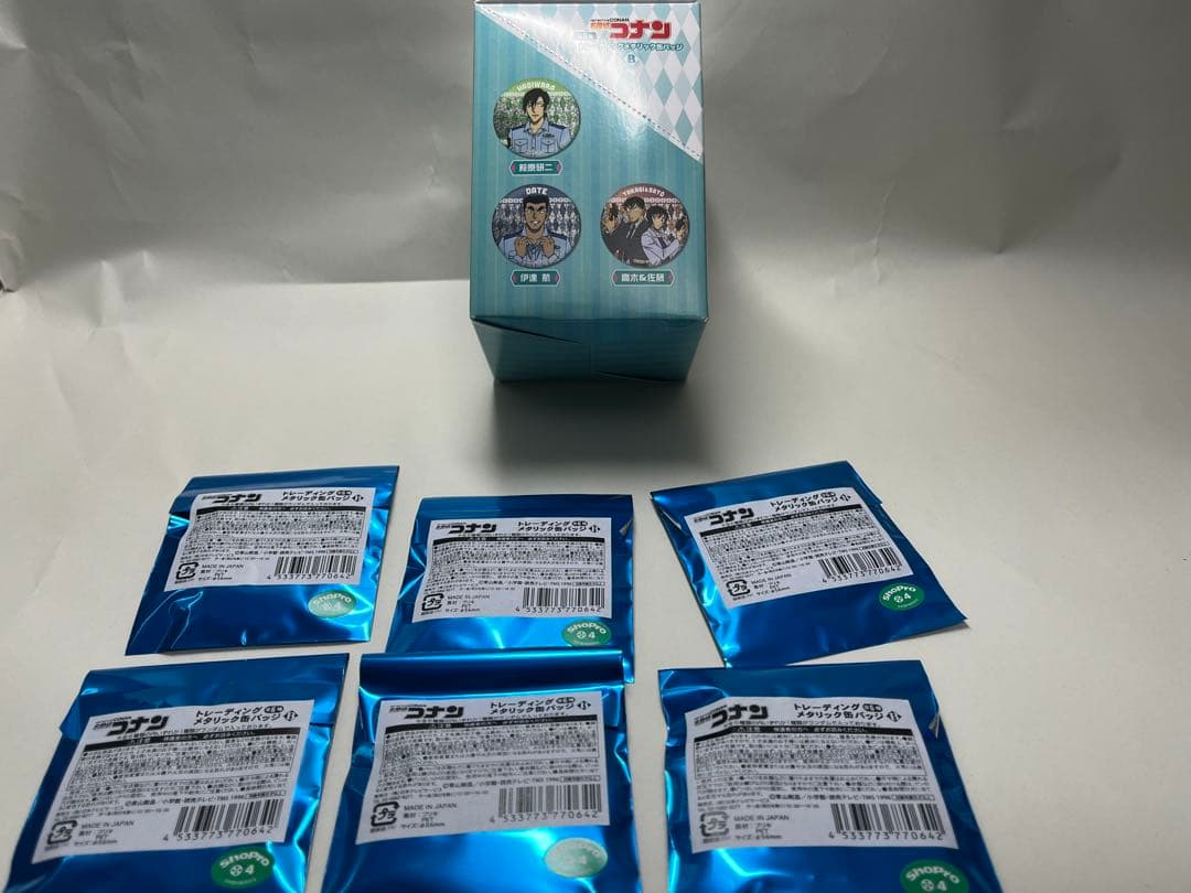 名探偵コナン トレーディングメタリック缶バッチ　全24個