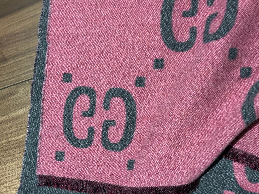 GUCCI ロゴ入りマフラー 37 x 190 cm 紙袋、箱なし