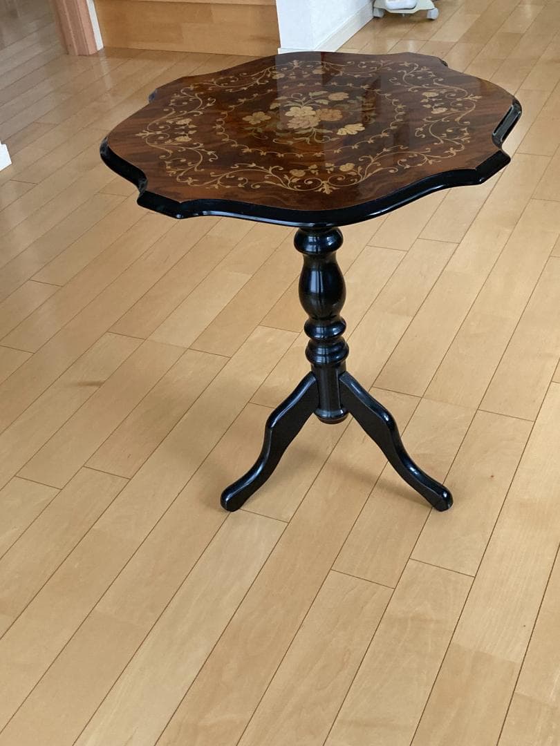 イタリア製　サイドテーブル　円形