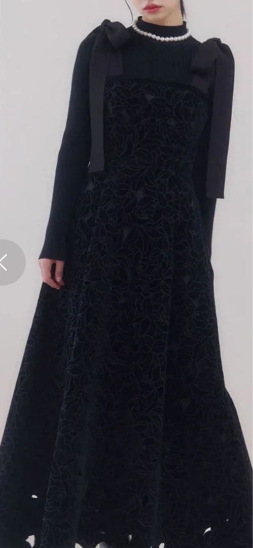 値下げeimy 刺繍パーティードレス ブラック　タグ付き未使用ベロアドレスワンピ