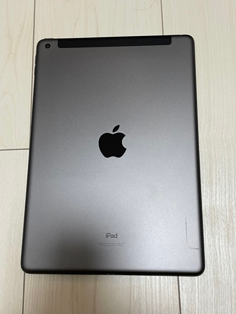 Apple iPad ブラック本体 カバー付き