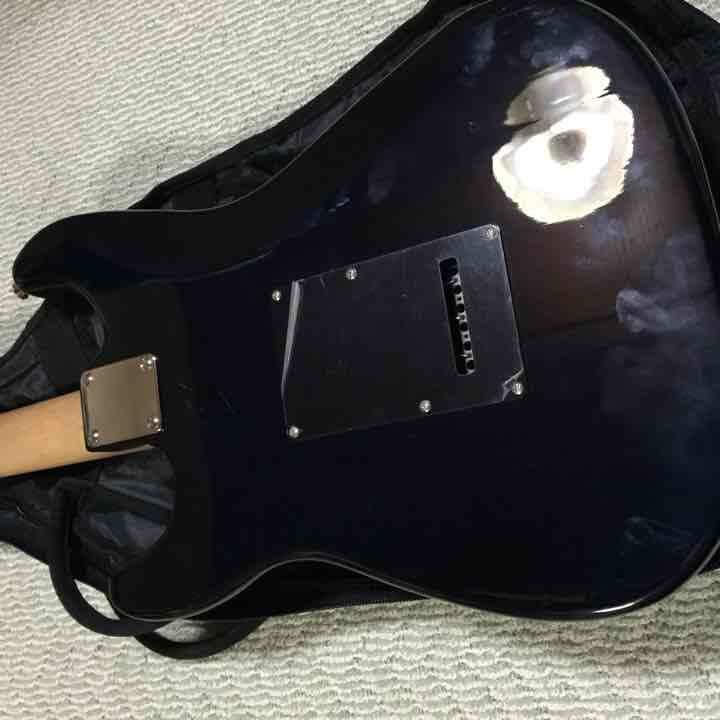 美品 エレキギター (ストラトキャスター)おまけ付き