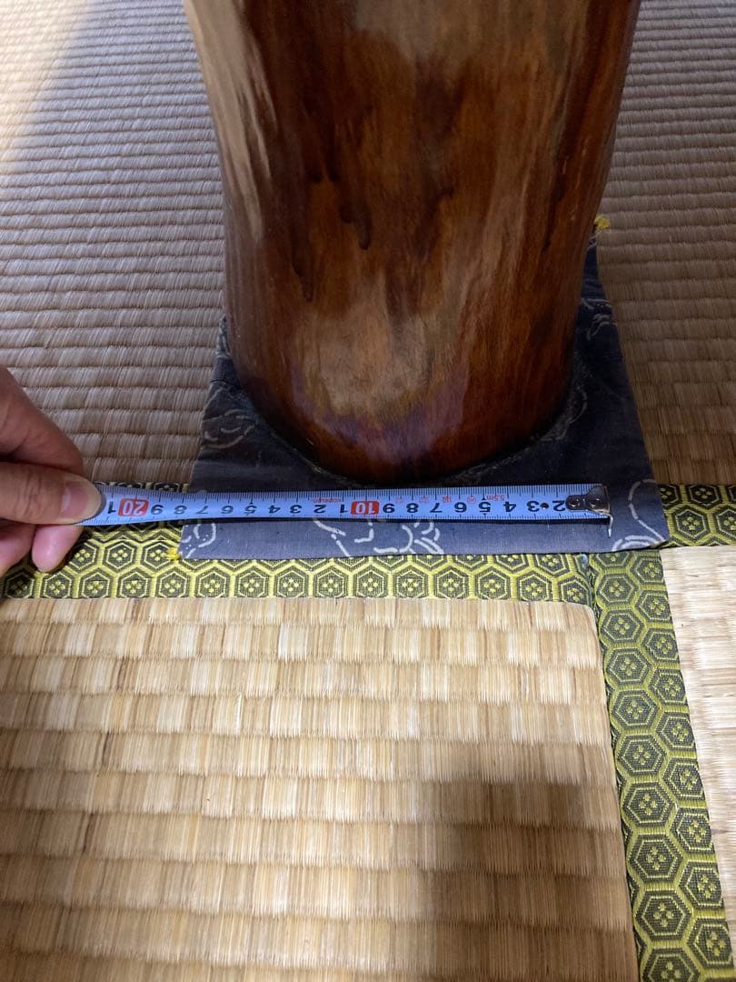 【高級】一枚板　木製長方形座卓 濃い茶色 装飾的な縁取り　アンティーク