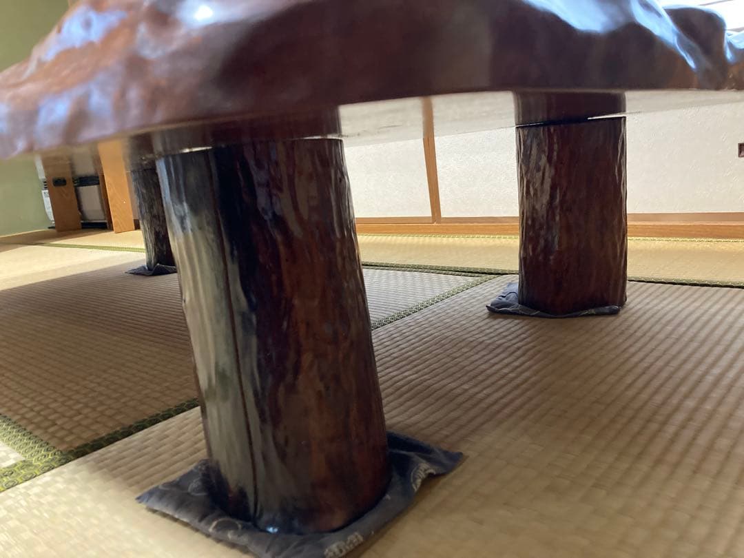 【高級】一枚板　木製長方形座卓 濃い茶色 装飾的な縁取り　アンティーク