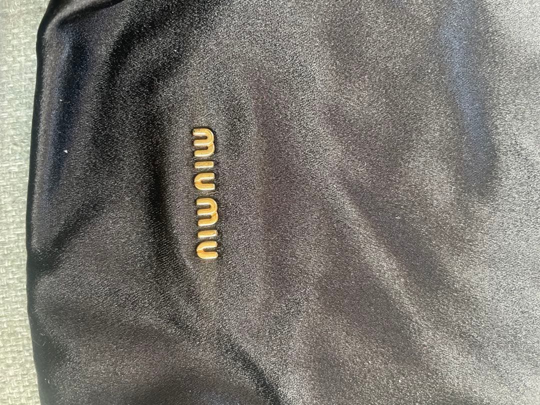 miu miu 黒 サテン パーティーバッグ