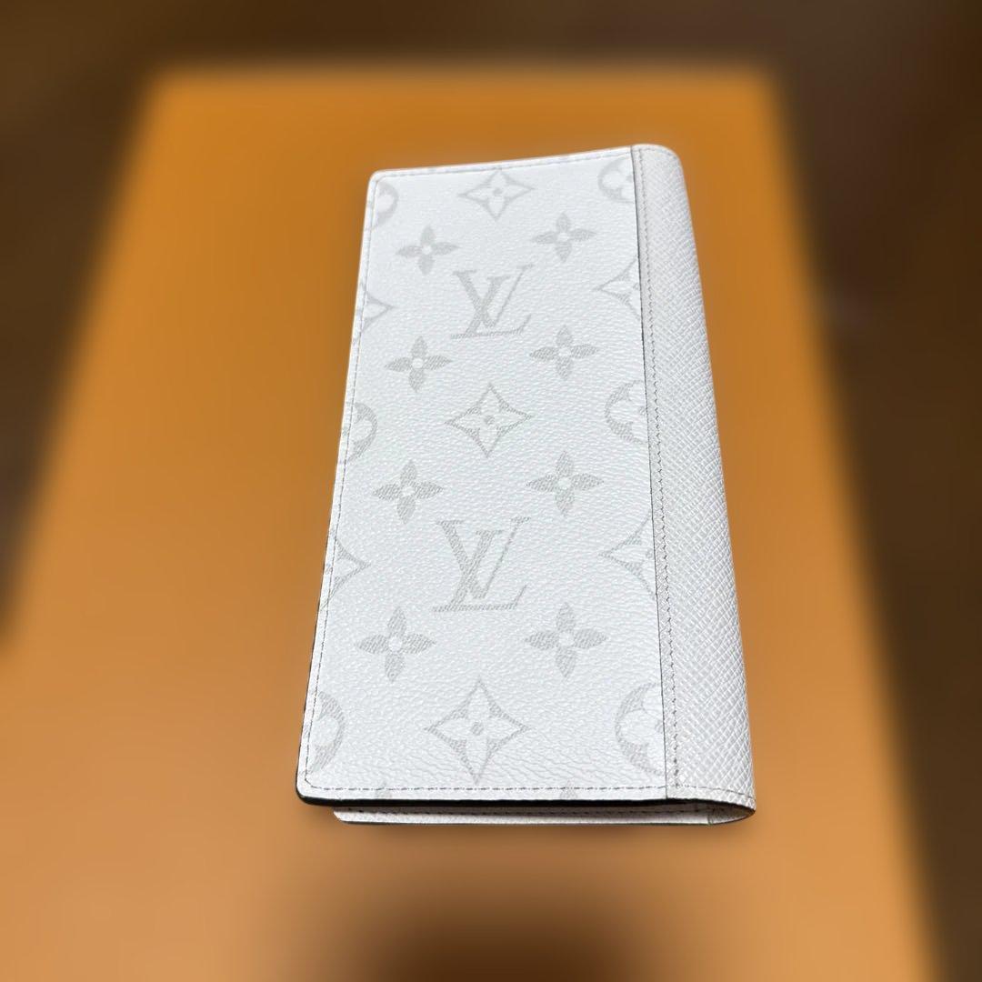 新品未使用【美品】ルイヴィトン タイガラマ ポルトフォイユ ブラザNM 白 財布