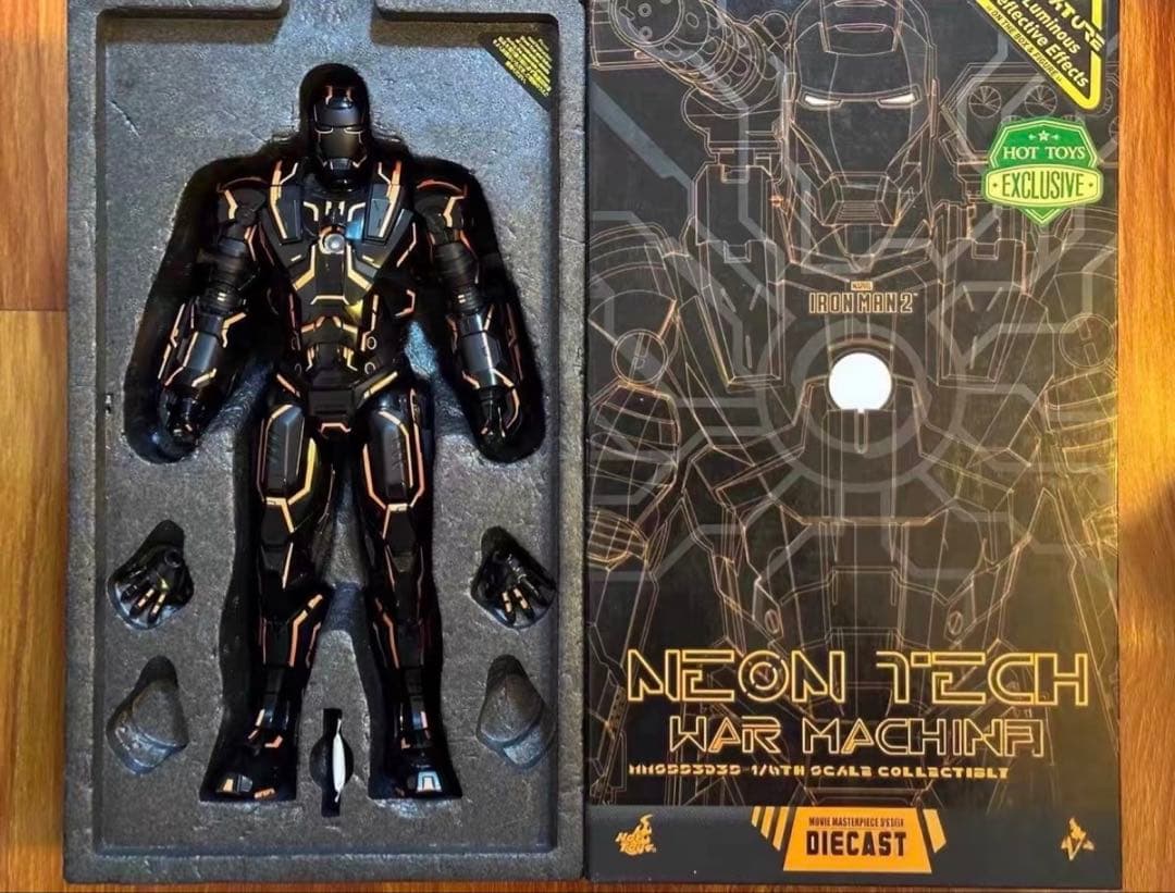 ホットトイズ MMS553D35『アイアンマン２』ウォーマシン（ネオンテック