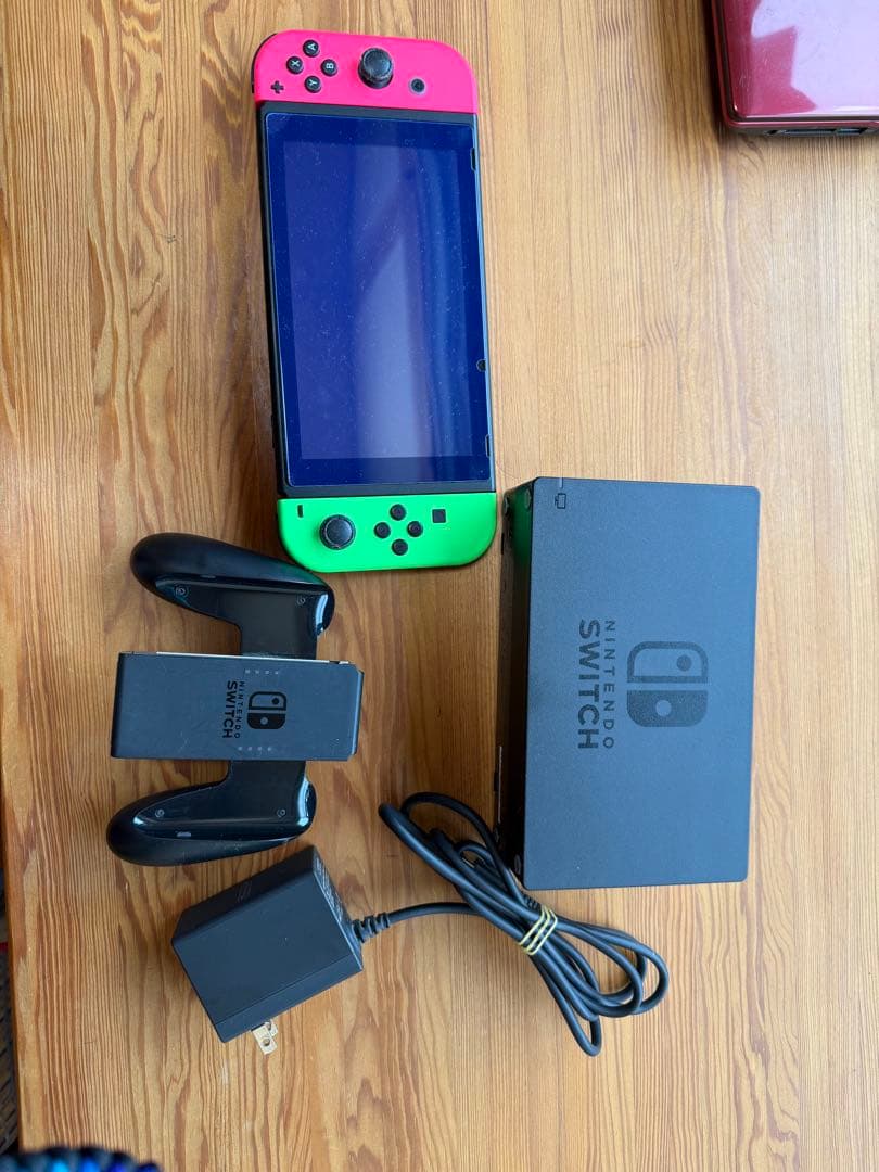 Nintendo Switch 本体 ピンク・グリーン