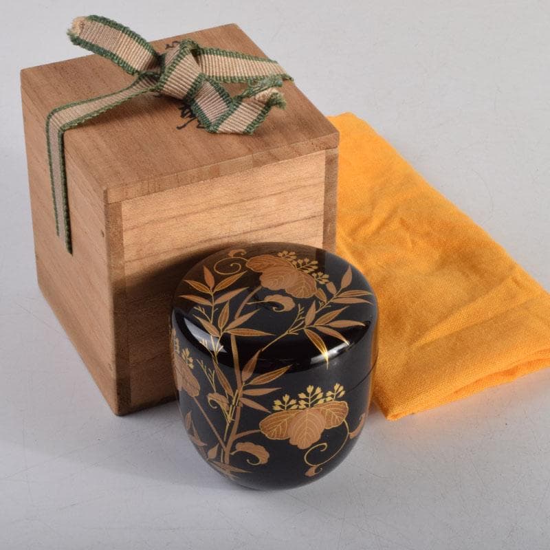 茶道具　塗師　岡本陽斉作　笹桐蒔絵　黒中棗　共箱　V　8836