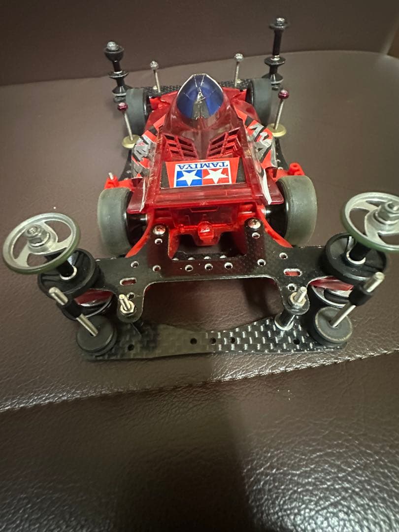 タミヤ ミニ四駆 レッド カーボンファイバーシャーシ