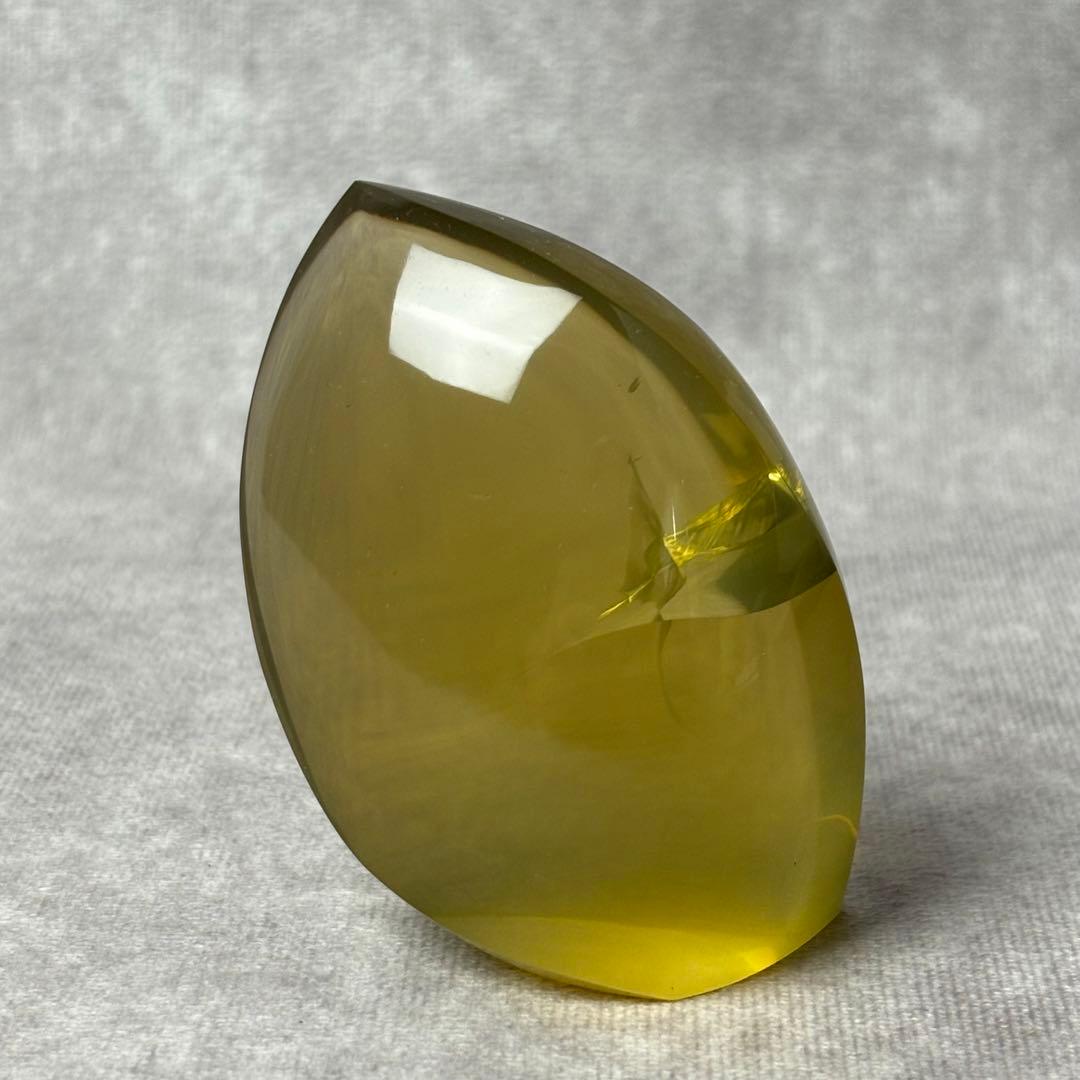 オウロベルデクォーツ ウェーブカット