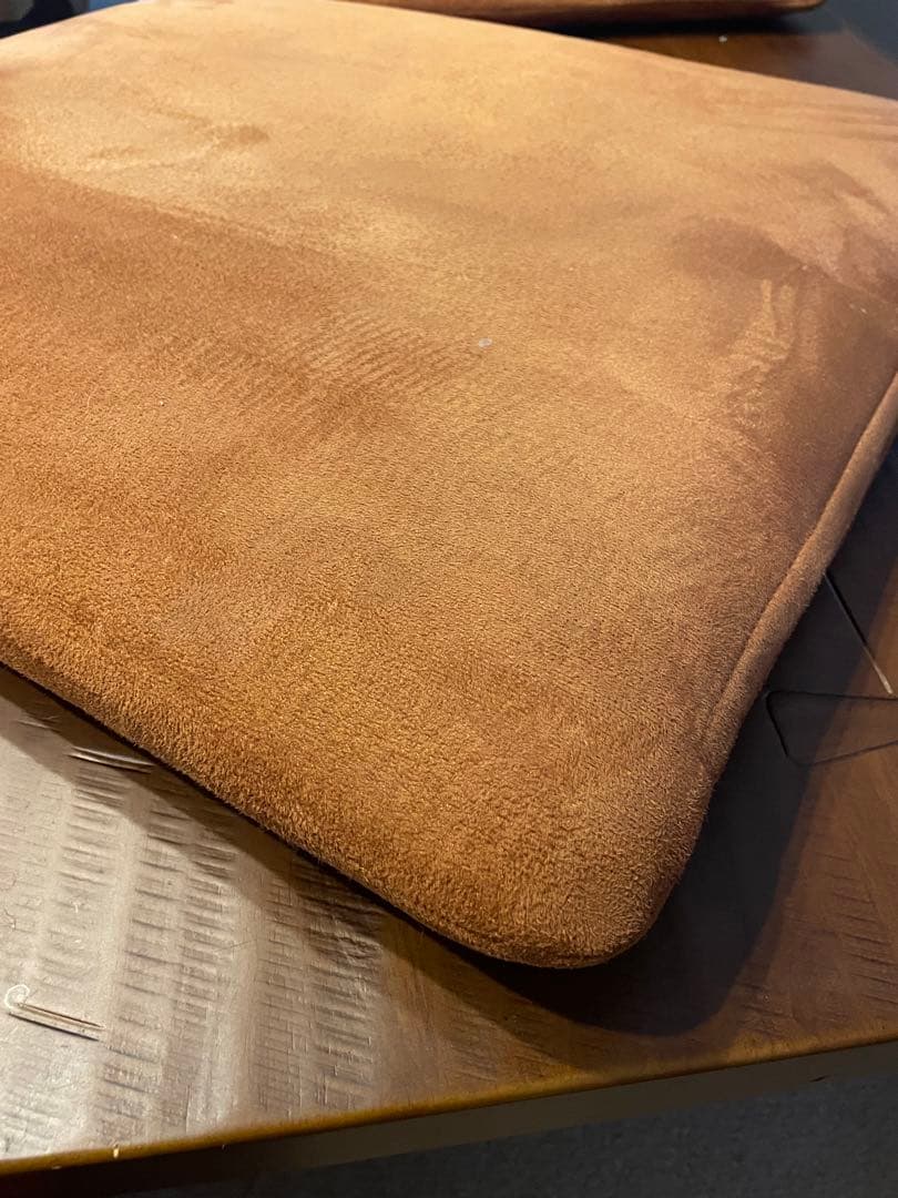 ①ダイニングテーブル