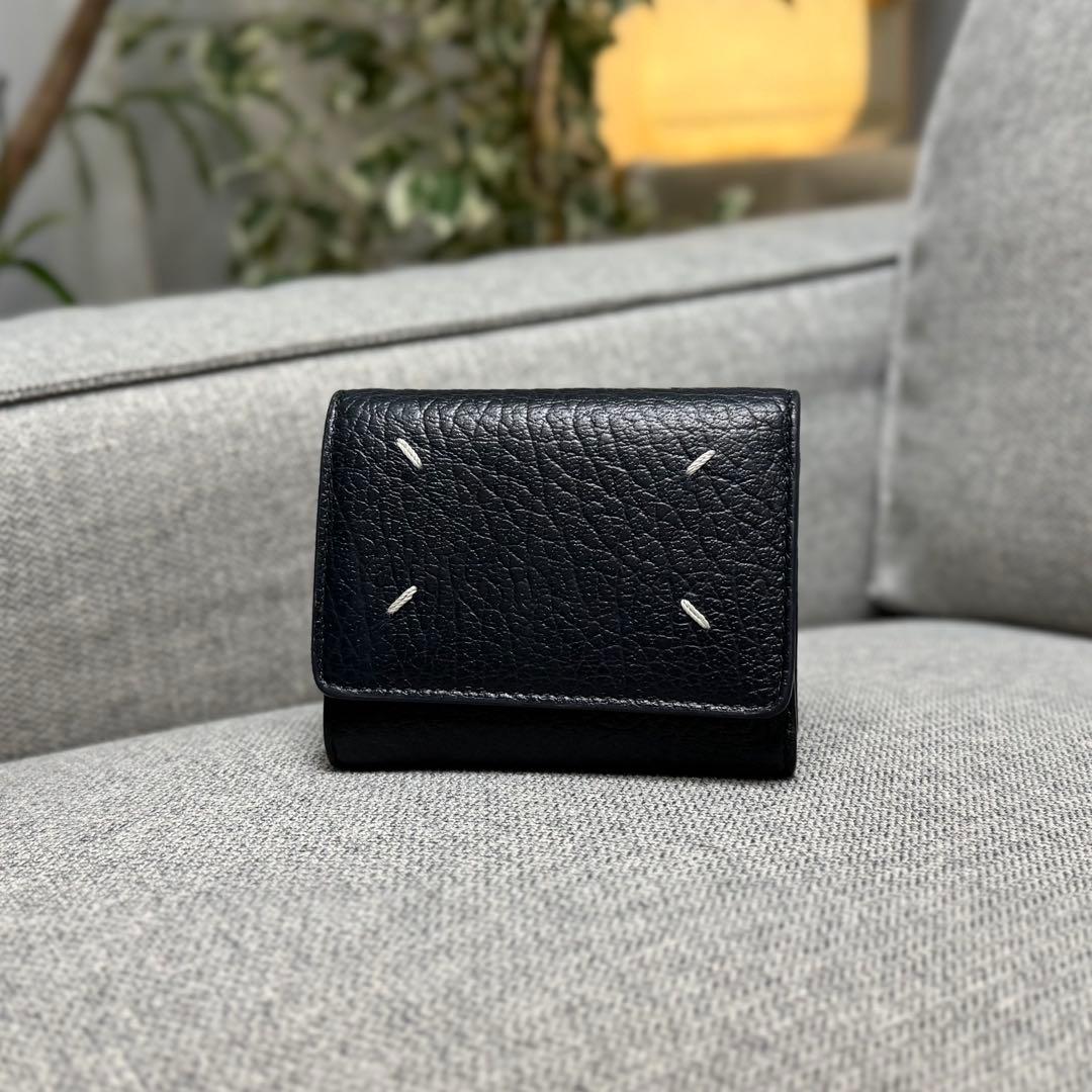 メゾン マルジェラ 4ステッチ コンパクトウォレット ブラック ユニセックス