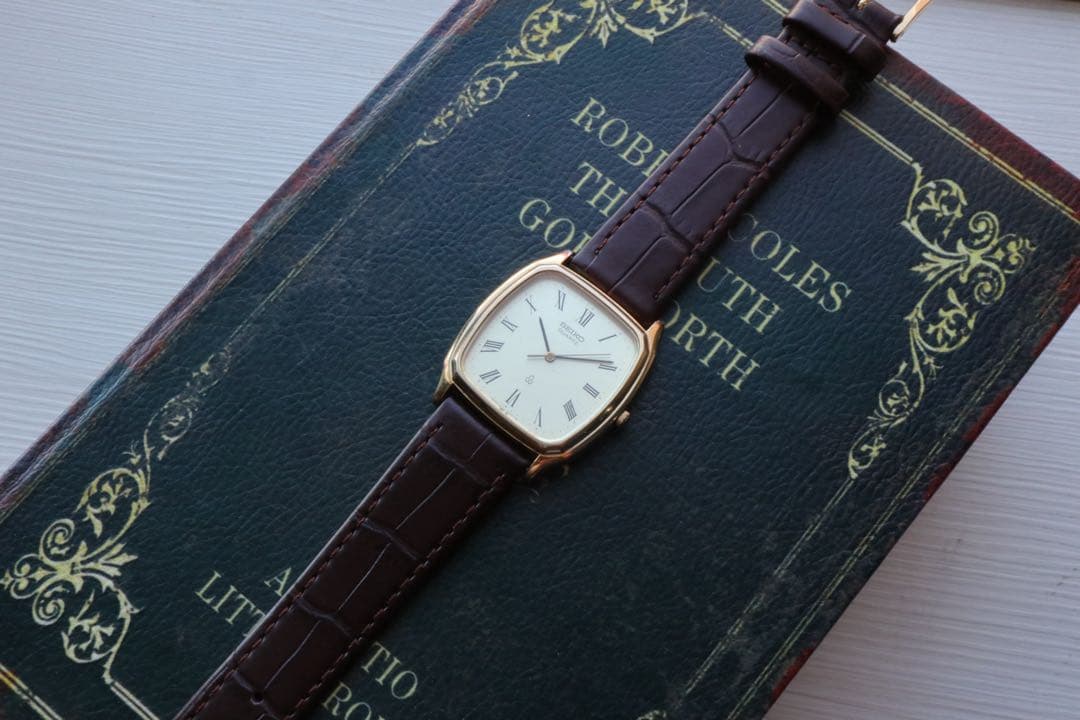 SEIKO シャリオ tank 6030 レクタンギュラー ゴールド 稼動品