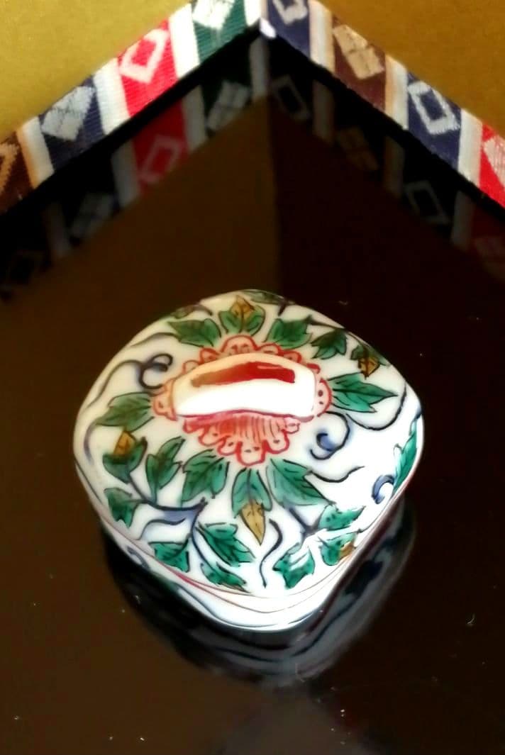 九谷焼　加州山代窯　九谷美陶園　茶道具　香合　骨董　古美術　　古九谷　手描き