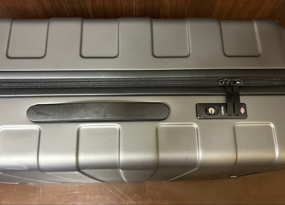 ななゆら⭐︎無印良品　バーを自由に調節できるハードキャリーケース　７５L