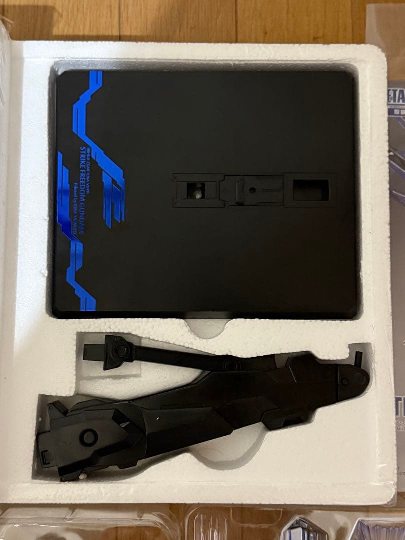 開封済み　メタルビルド　ストライクフリーダムガンダム　2024