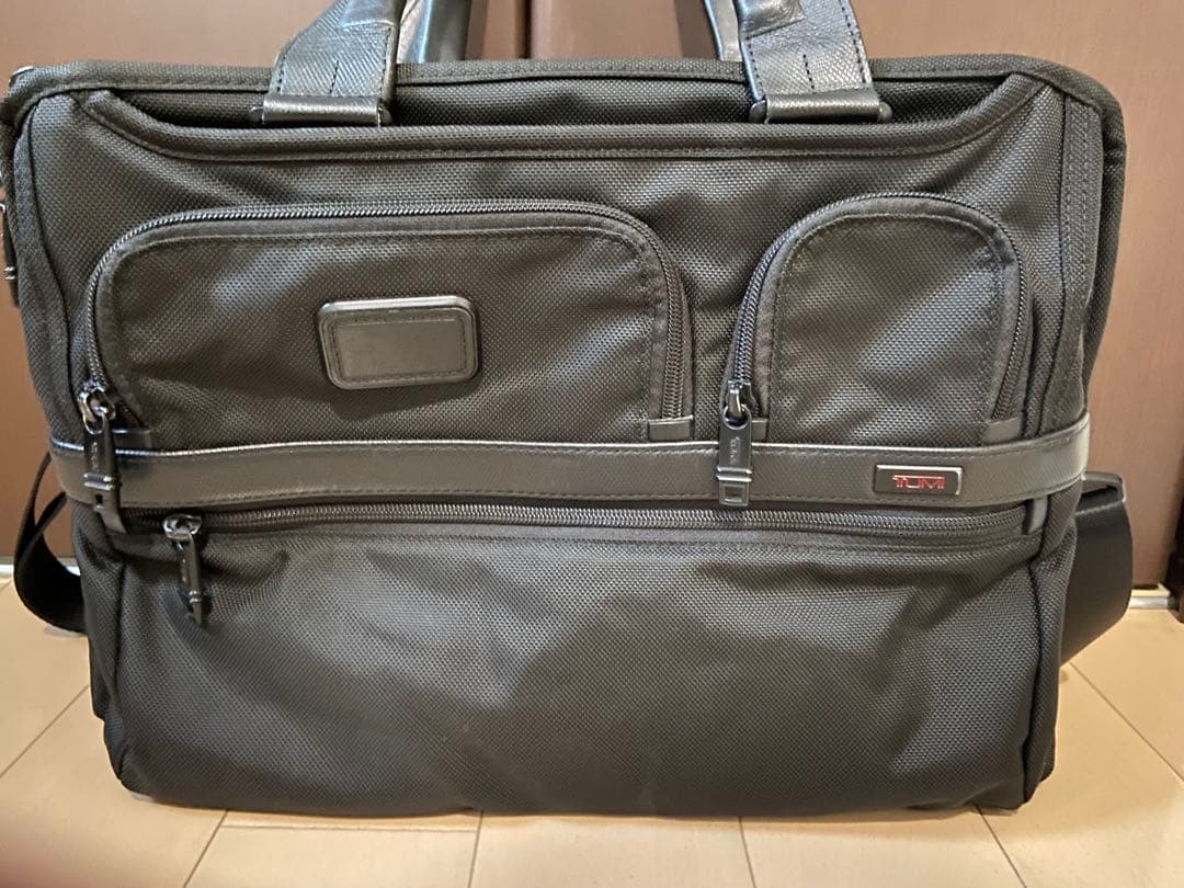 TUMI ブラック ビジネスバッグ エクスパンダブル