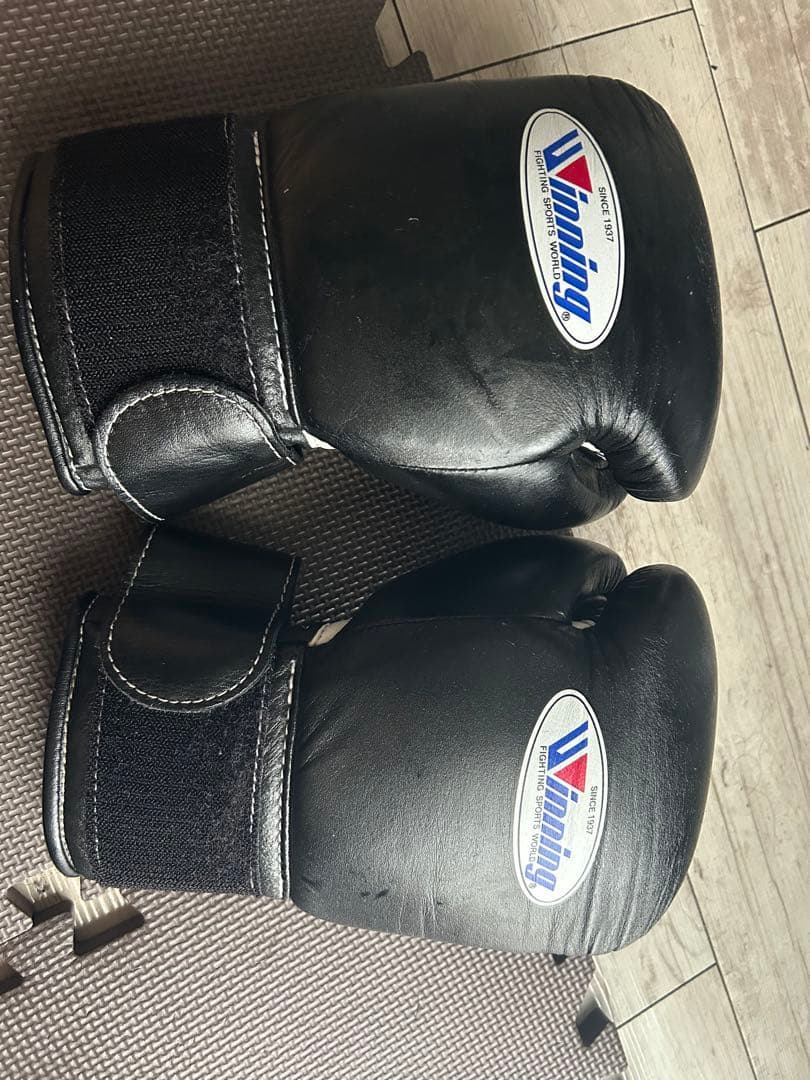 【美品】Winning ボクシンググローブ 黒　8oz
