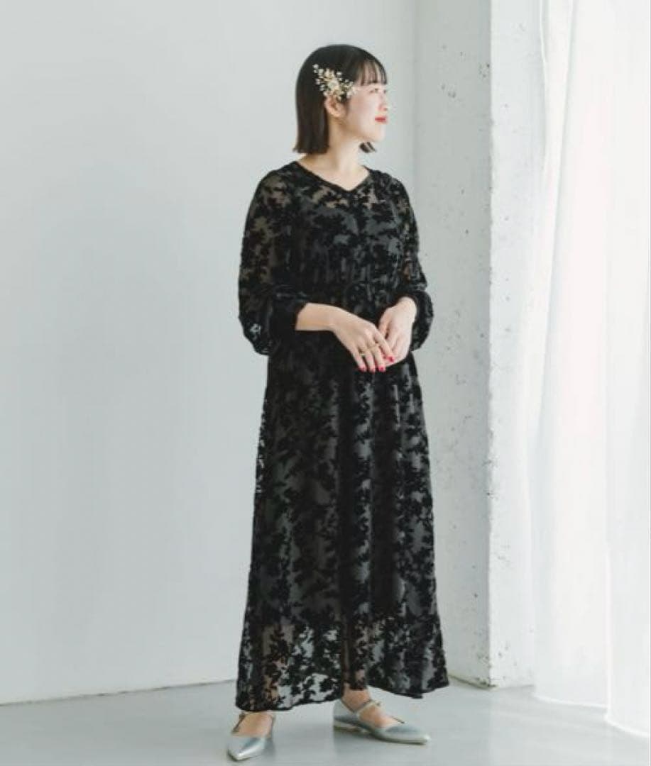 新品タグ付　URBANRESEARCH ベロアジャガードVネックワンピース