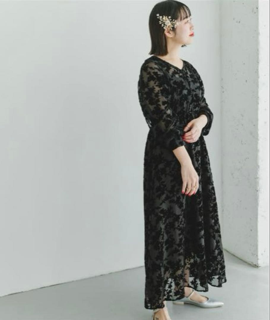 新品タグ付　URBANRESEARCH ベロアジャガードVネックワンピース