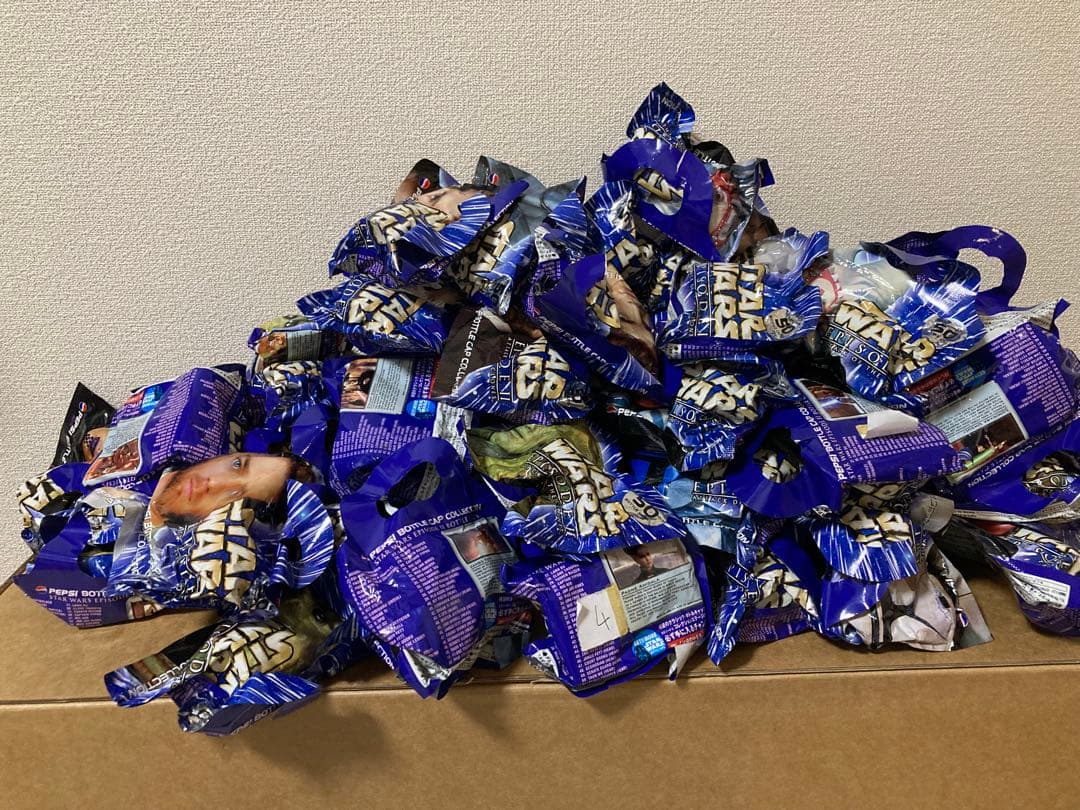 スターウォーズ　ペプシ　ボトルキャップ　フィギュア　68個　未開封