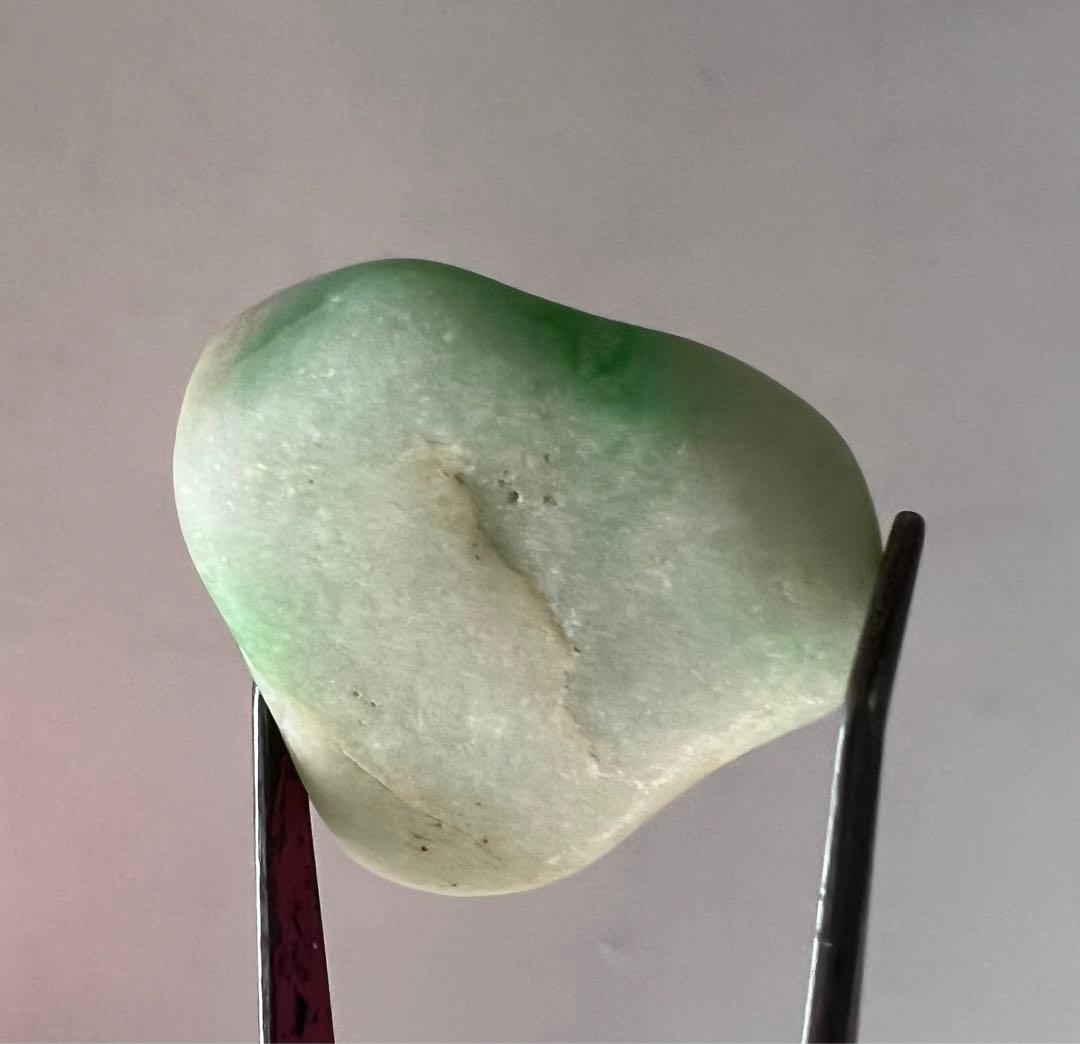 【大幅値下】糸魚川産　翡翠原石　天然　鑑賞石　国石 14.6g