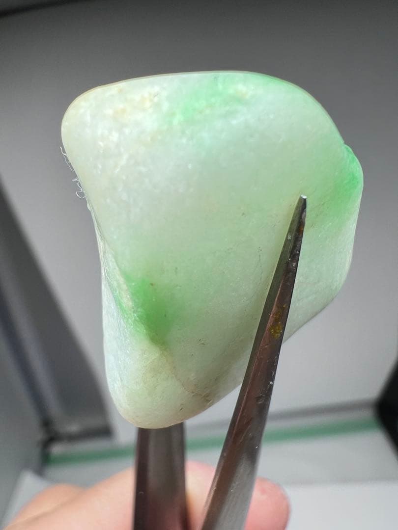 【大幅値下】糸魚川産　翡翠原石　天然　鑑賞石　国石 14.6g