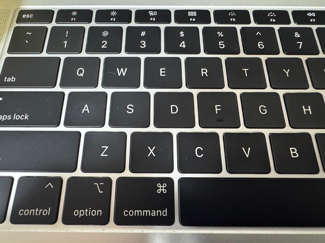 MacBook Air 2018 13インチ 16GB SSD256GB