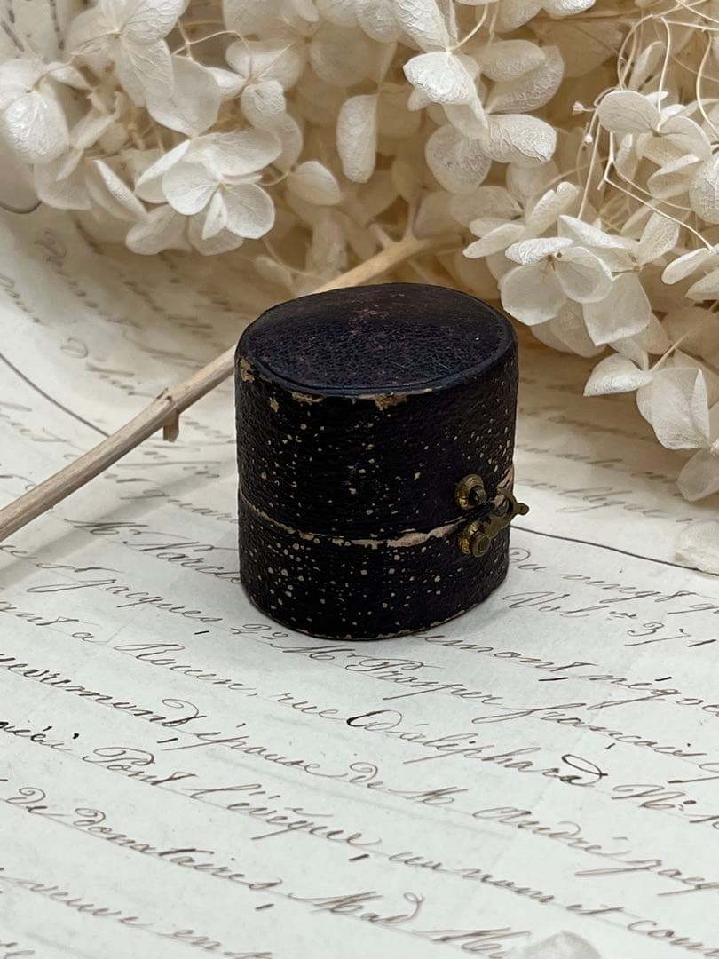 英国アンティークジュエリーボックス レザーラウンド 19世紀末〜1900年頃