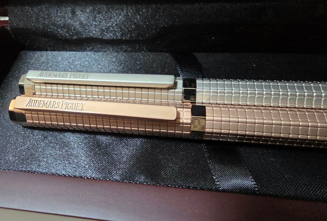 オーデマピゲ　ボールペン　シルバー・ローズゴールド　2本セット　箱付き　新品
