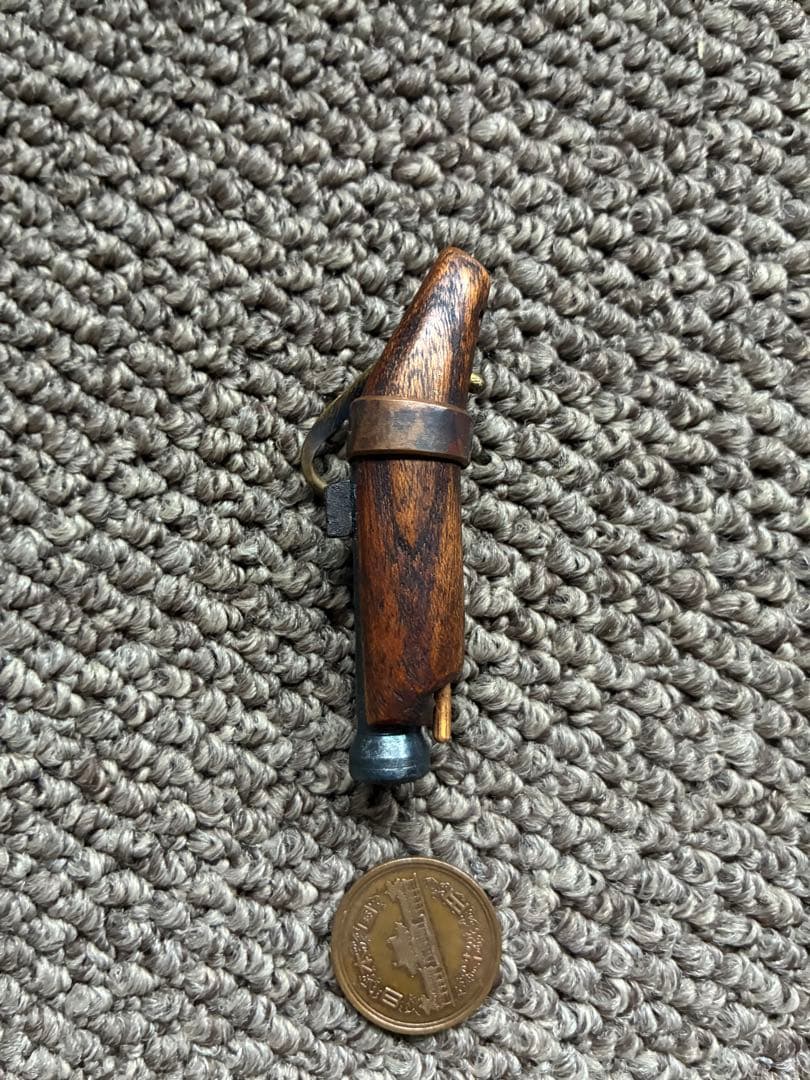 鉄砲根付き　精巧品　昭和　木箱付き