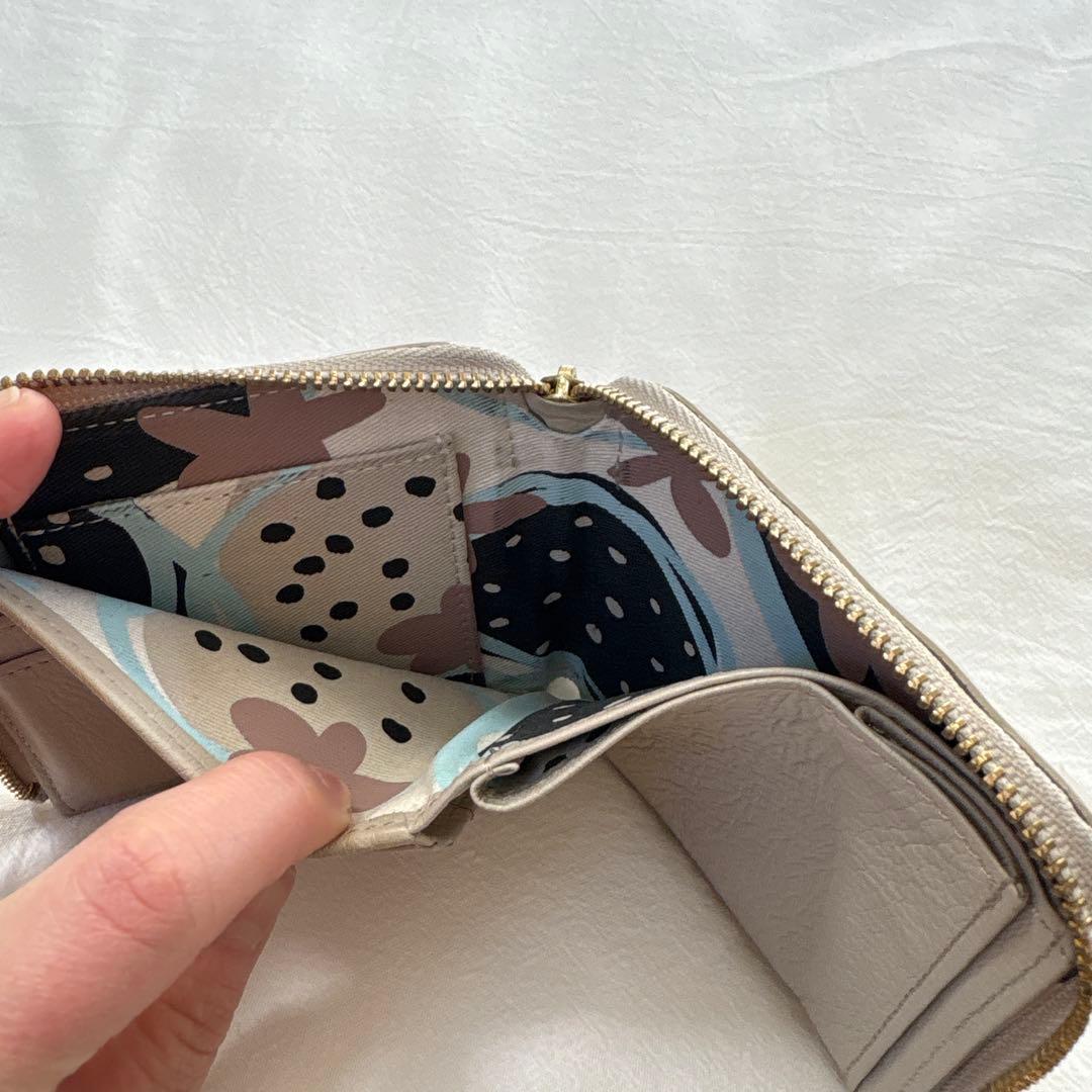 イアンヌ IANNE 二つ折り財布 シェル柄 本革 貝装飾 定価29,700円