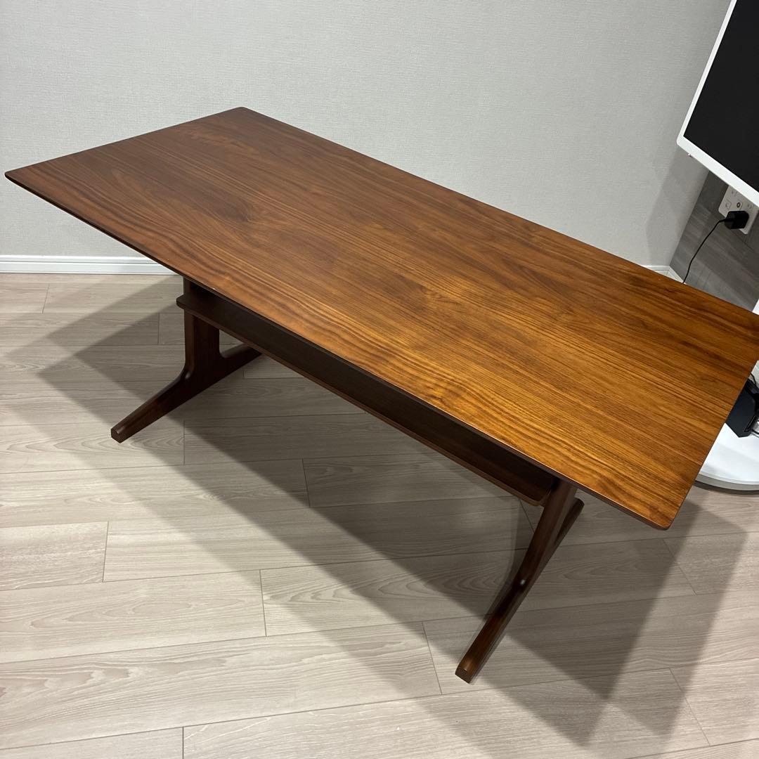 無印良品　リビングでもダイニングでもつかえるテーブル・２・ウォールナット材