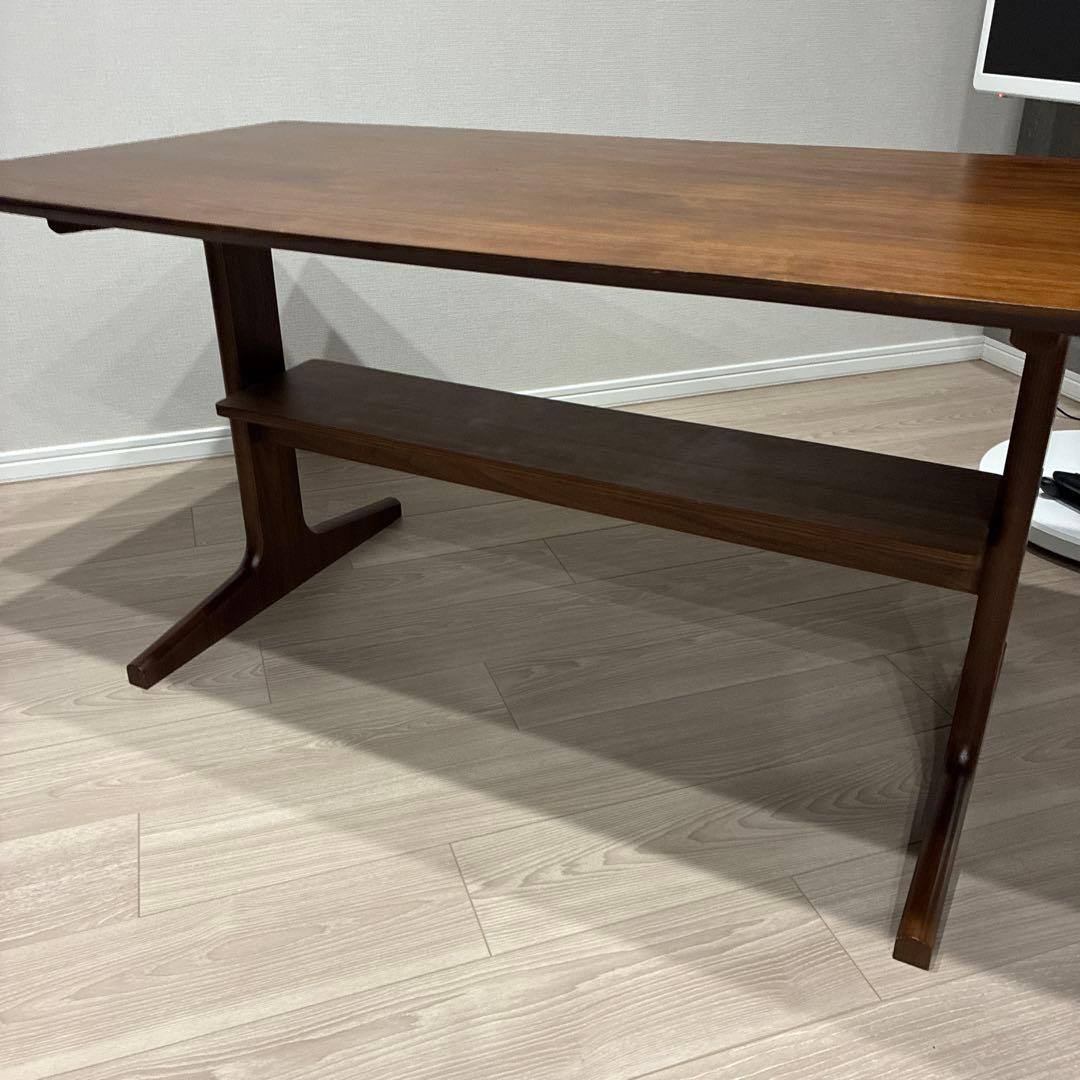 無印良品　リビングでもダイニングでもつかえるテーブル・２・ウォールナット材