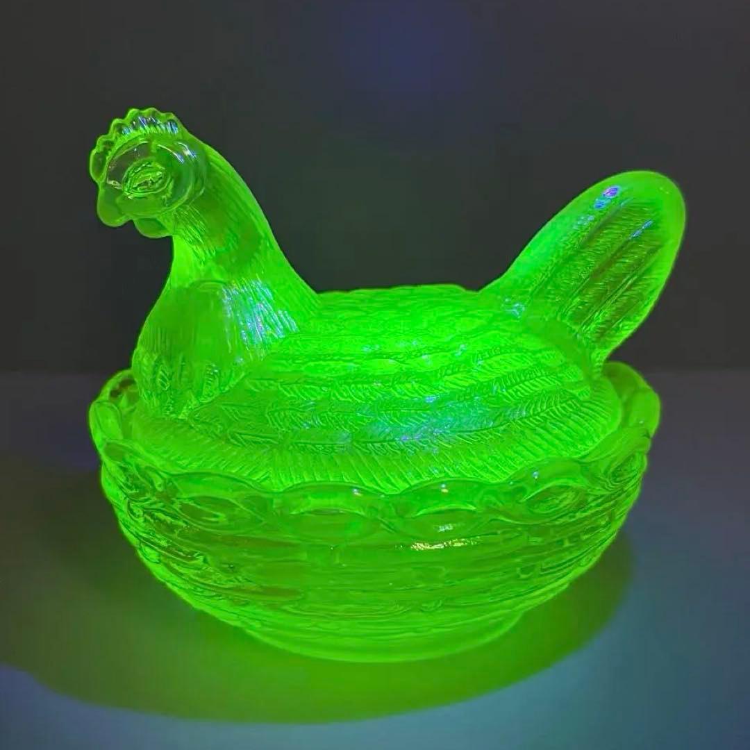 ウランガラス　鳥　小物入れ　キャニスター　置物