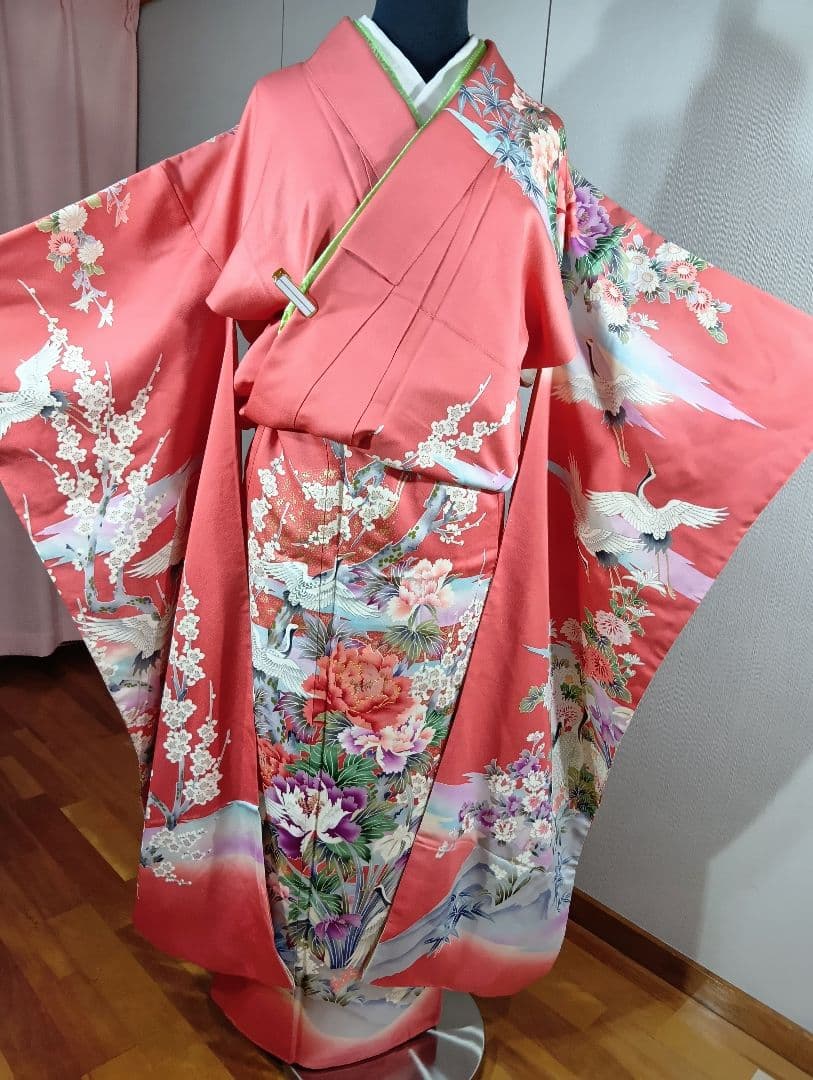 (矢2626m)☆正絹☆振袖 コーラルピンク☆ 花鳥柄晴れ着成人式