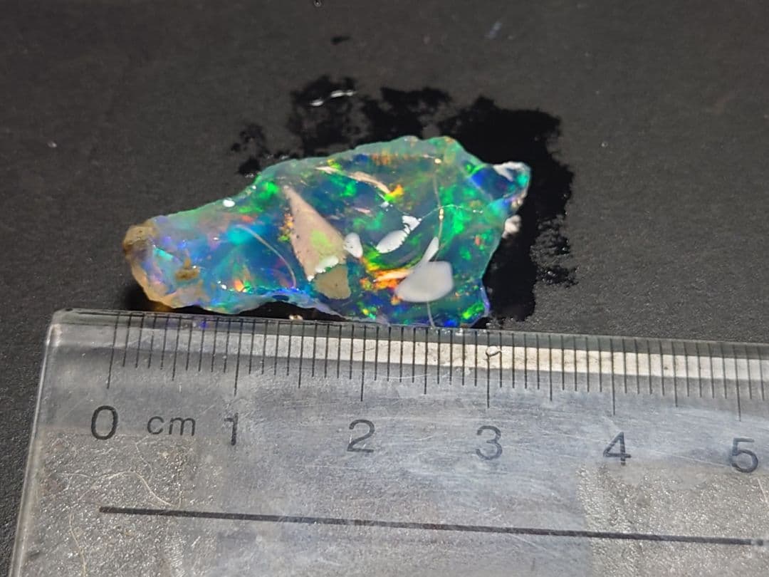 ウェロ産　チョーク　エチオピアオパール　標本　鉱物　原石　プレシャス　虹