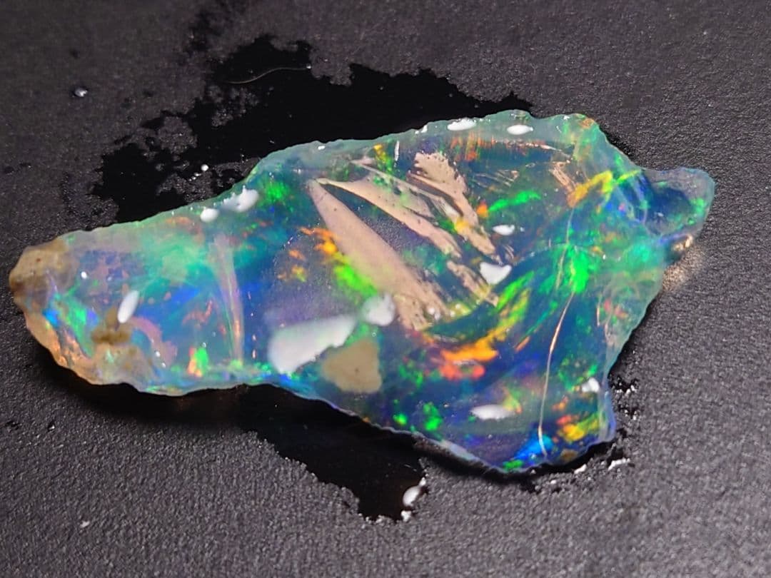 ウェロ産　チョーク　エチオピアオパール　標本　鉱物　原石　プレシャス　虹