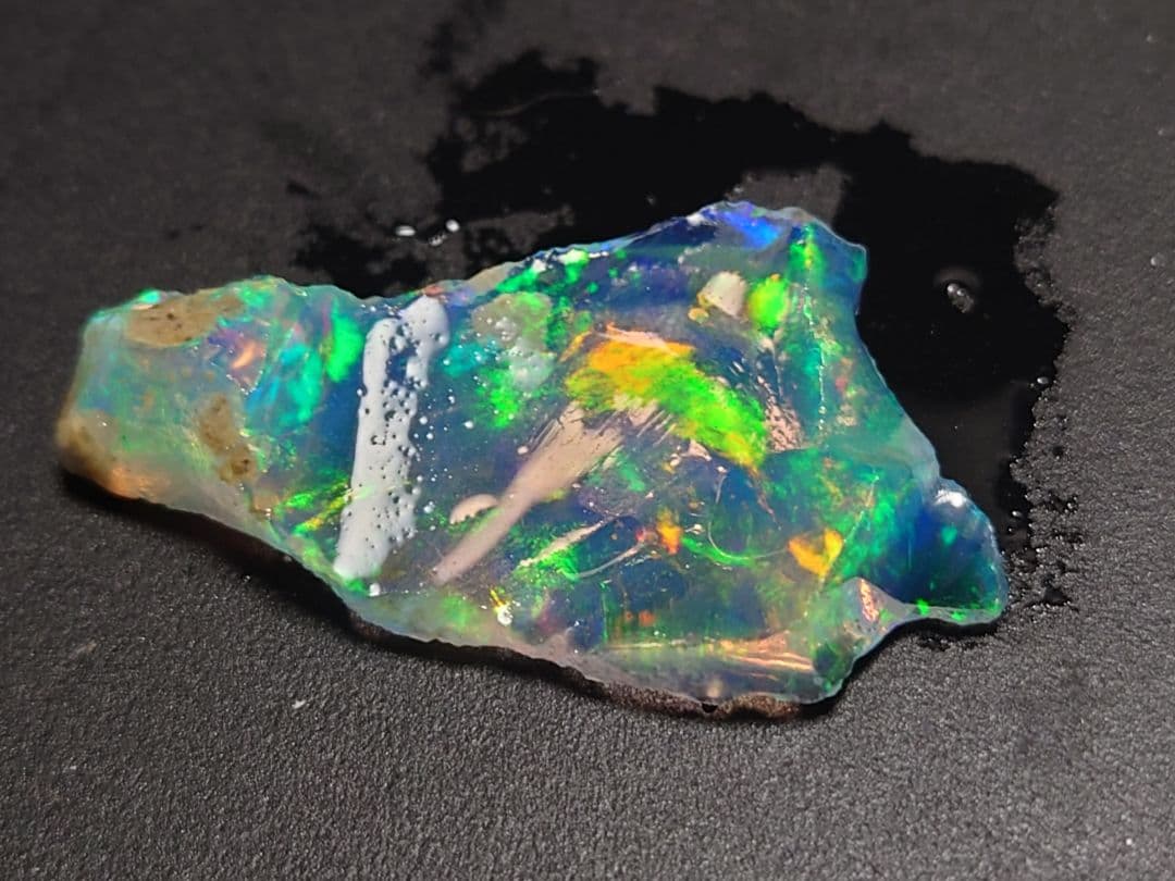ウェロ産　チョーク　エチオピアオパール　標本　鉱物　原石　プレシャス　虹