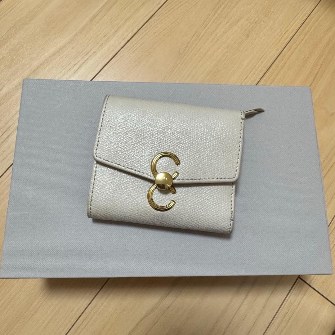 ホワイトレザー 三つ折り財布　カフネ　cafune