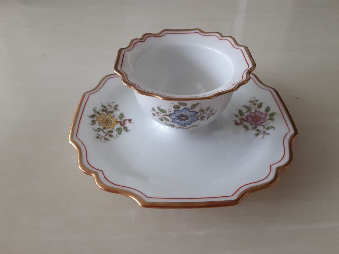 アウガルテンのエッグスタンド