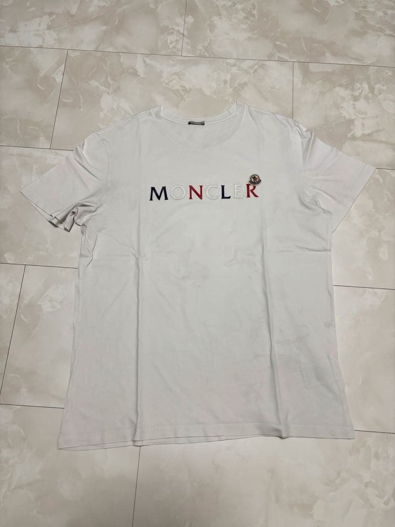 モンクレール ラバー&ワッペンロゴ入りTシャツ