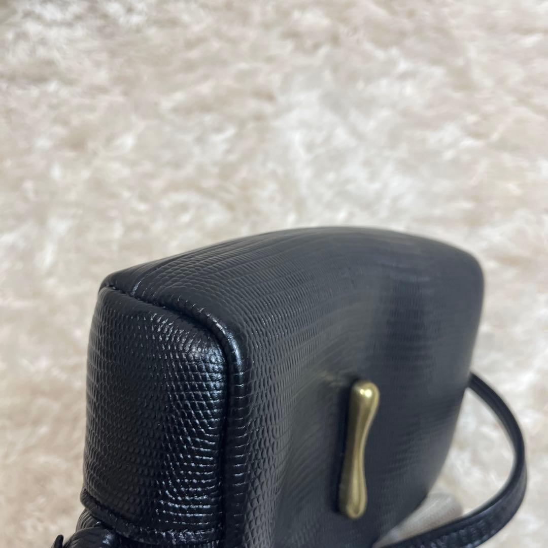 【美品】トフアンドロードストーン　ショルダーバッグ　リザード　型押し　黒