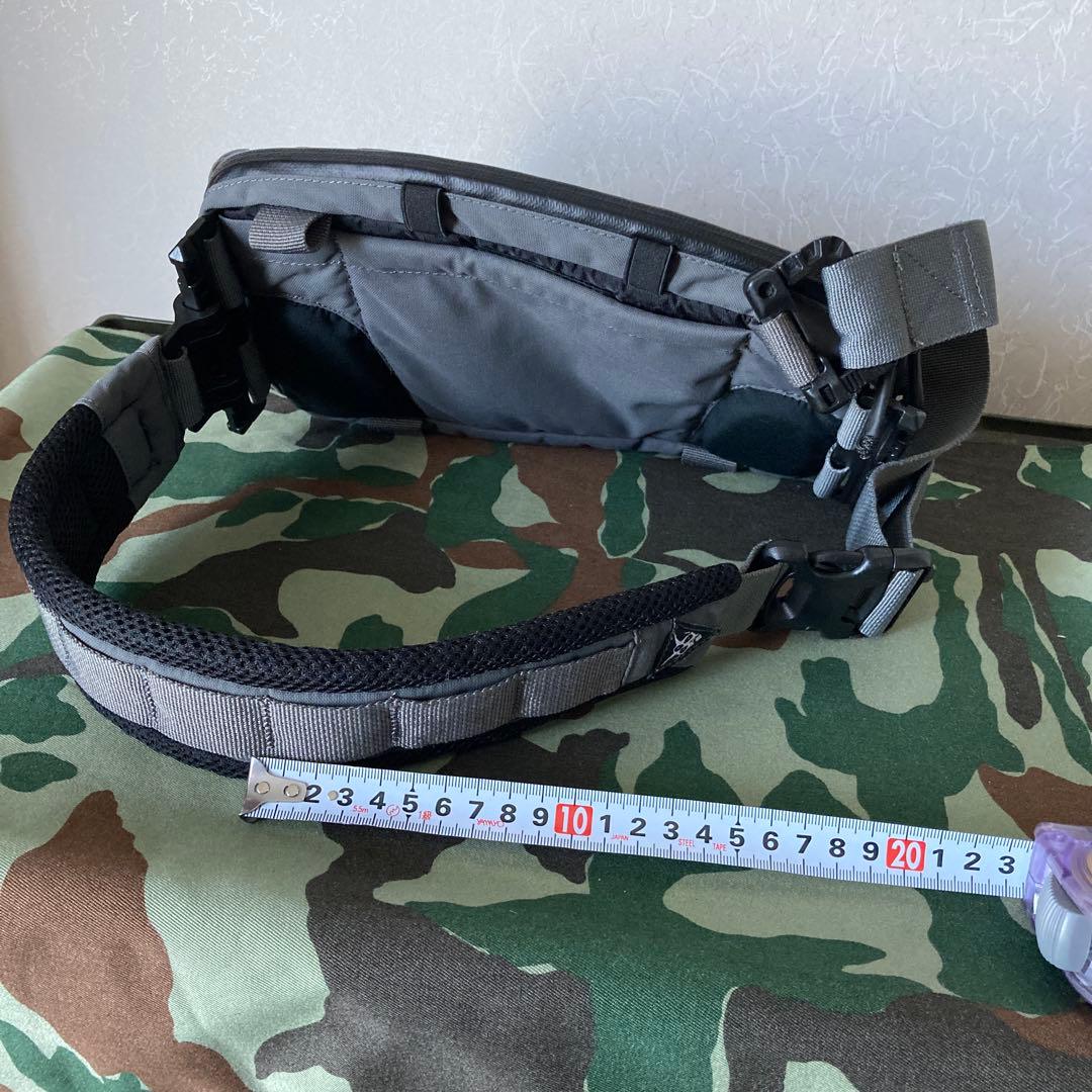 碓氷 雪乃　Lii Gear Mr Control グレー　ポーチ