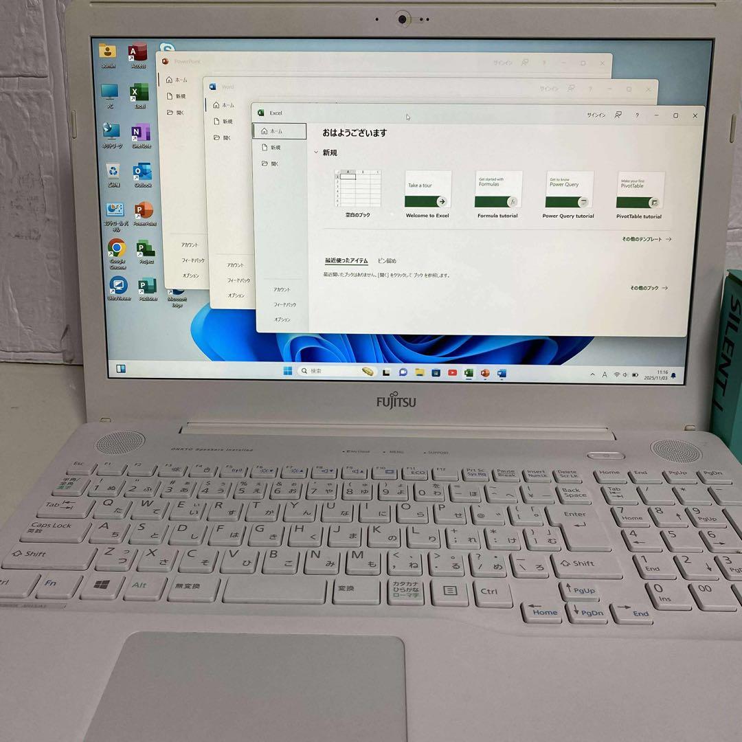 Windows11 オフィス付き　SSDサクサク起動　美品　富士通ノートPC