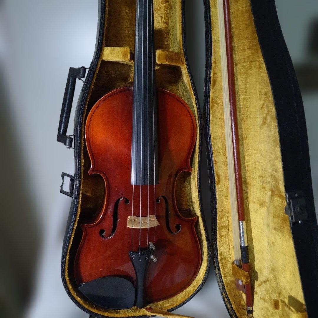 ♥お買い時♥4/4スズキバイオリン♥品番220♥美品♥弓ケ―ス松脂付き♥