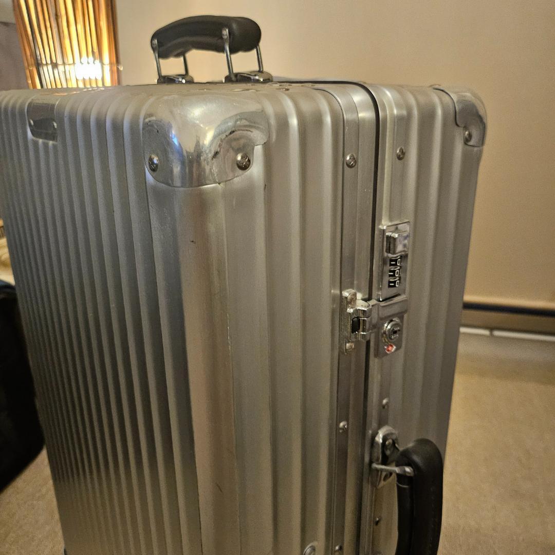 週末値下げ【中古美品】リモワ クラシックフライト 63L 4輪